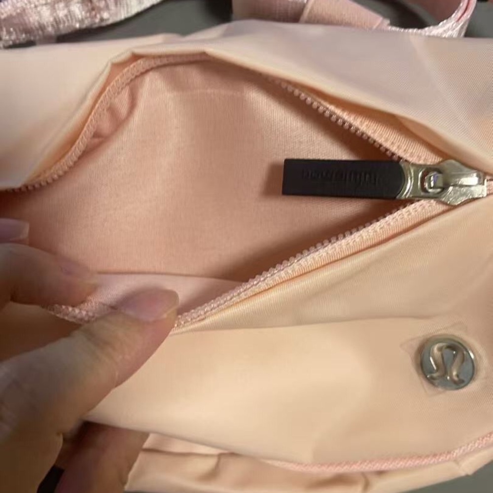 lululemon athletica Blush Pink Crossbody Bag - Picture 4 of 6